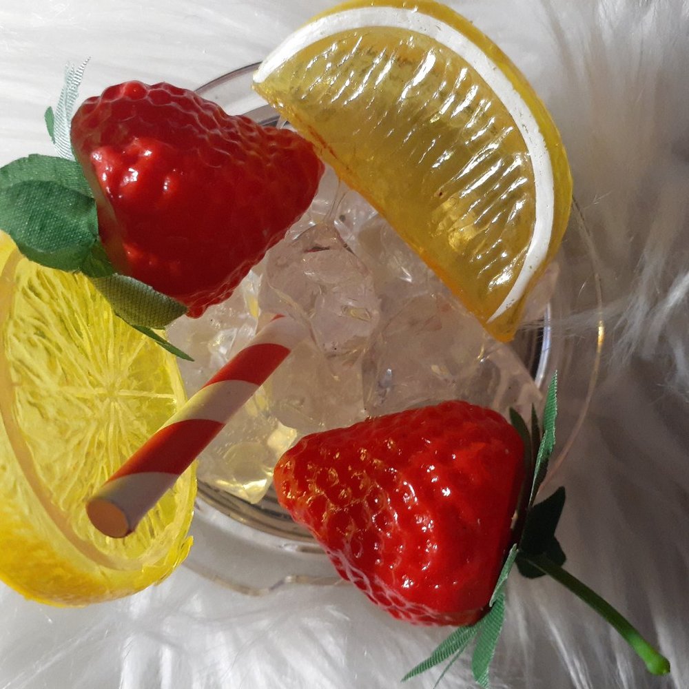 Strawberry and Lemon Tumbler Topper